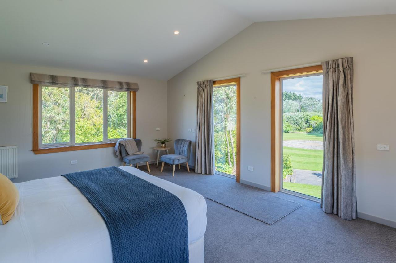 Anam Cara Gardens Luxury Villa Private Bedrooms And Ensuite Bathrooms Sleeps 9 Otaki Exterior foto