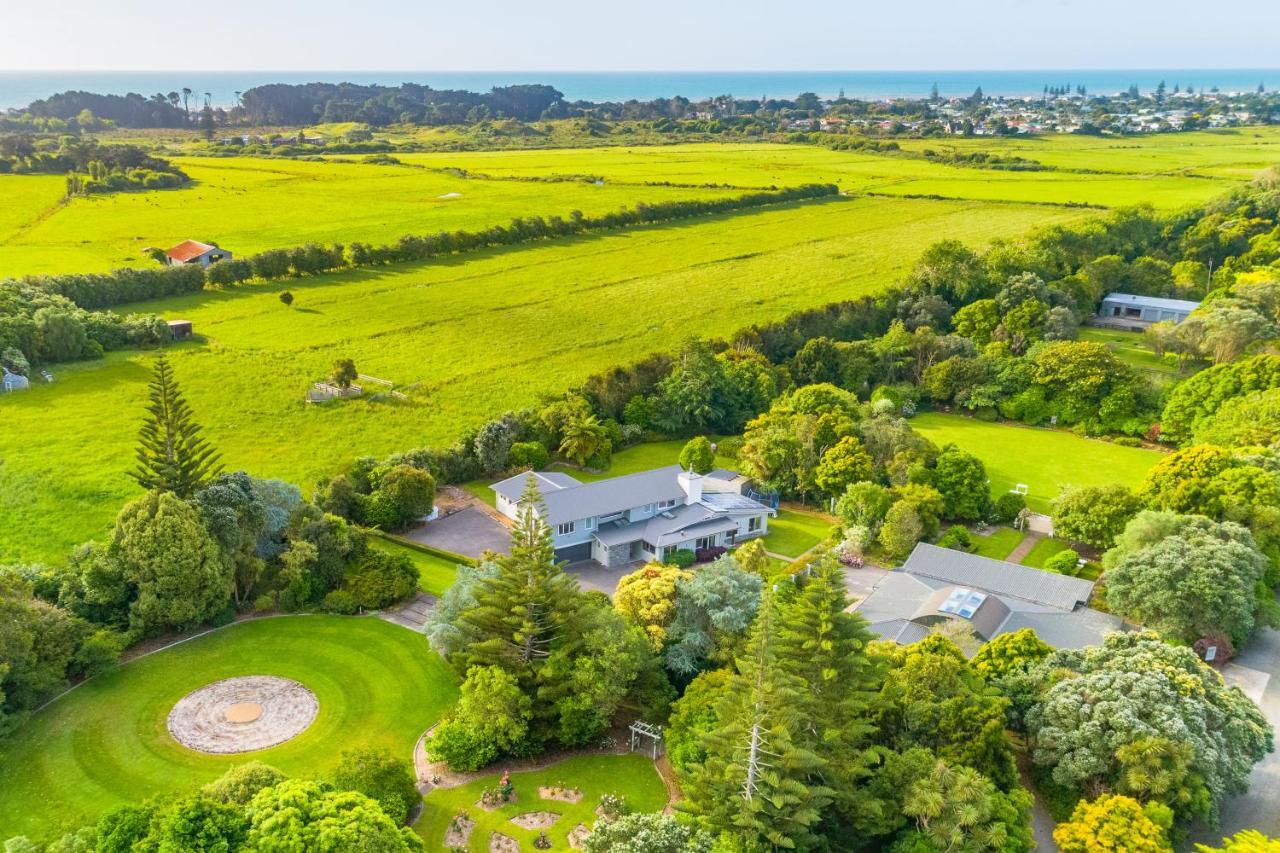 Anam Cara Gardens Luxury Villa Private Bedrooms And Ensuite Bathrooms Sleeps 9 Otaki Exterior foto