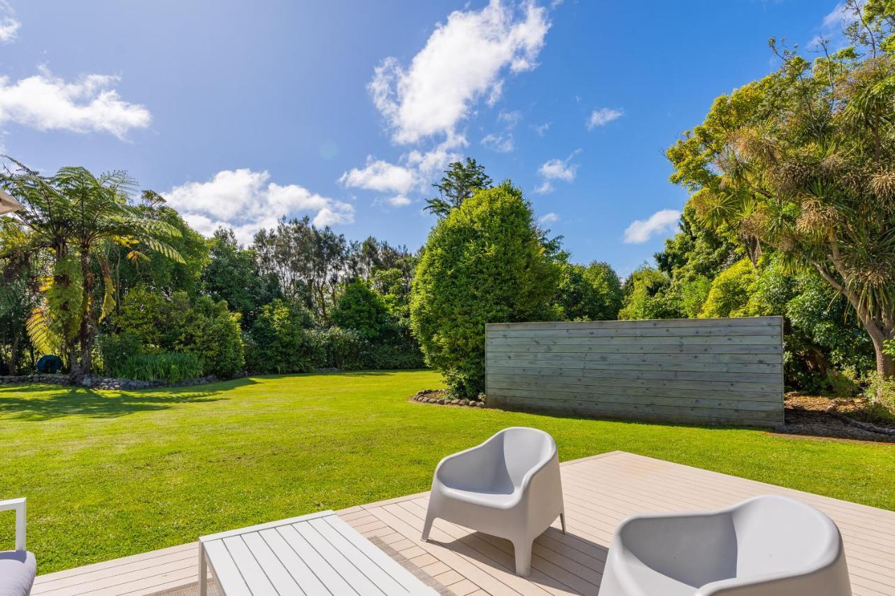Anam Cara Gardens Luxury Villa Private Bedrooms And Ensuite Bathrooms Sleeps 9 Otaki Exterior foto